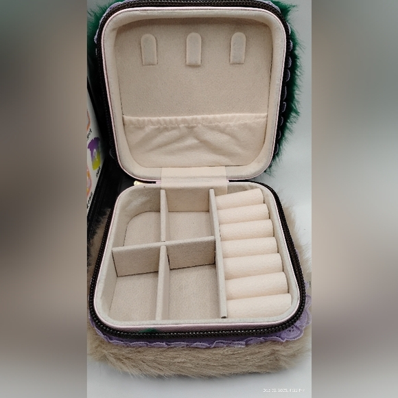 Baby Three Adorable Jewelry Box - Picture 2 of 7